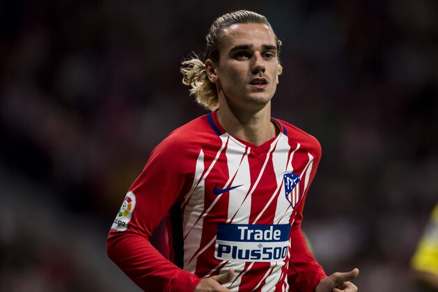 MADRID, SPAIN - OCTOBER 28: Antoine Griezmann of Atletico de Madrid reacts during the La Liga 2017-18 match between Atletico de Madrid and Villarreal CF at Wanda Metropolitano  on October 28 2017 in Madrid, Spain. (Photo by Power Sport Images/Getty Images)