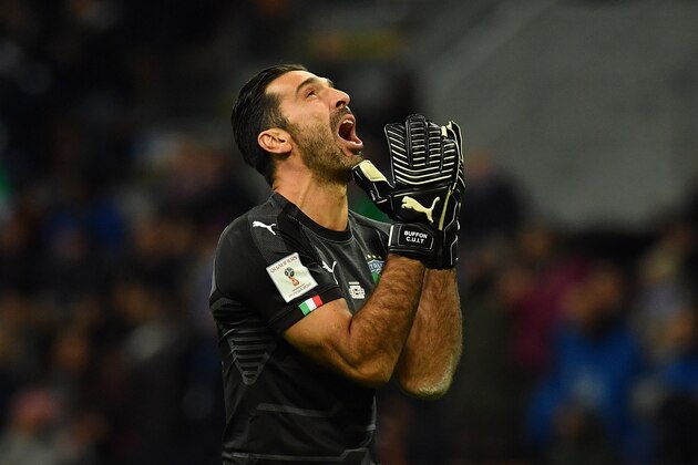 MILAN, ITALY - NOVEMBER 13:  Gianluigi Buffon of Italy reacts during the FIFA 2018 World Cup Qualifier Play-Off: Second Leg between Italy and Sweden at San Siro Stadium on November 13, 2017 in Milan, Sweden.  (Photo by Valerio Pennicino/Getty Images)