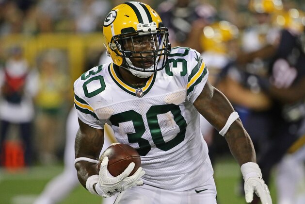 GREEN BAY, WI - SEPTEMBER 28:  Jamaal Williams #30 of the Green Bay Packers runs against the Chicago Bears at Lambeau Field on September 28, 2017 in Green Bay, Wisconsin. The Packers defeated the Bears 35-14.  (Photo by Jonathan Daniel/Getty Images)