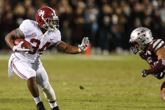 STARKVILLE, MS - NOVEMBER 11: Damien Harris #34 of the Alabama Crimson Tide carries the ball during the second half of an NCAA football game against the Mississippi State Bulldogs at Davis Wade Stadium on November 11, 2017 in Starkville, Mississippi. (Photo by Butch Dill/Getty Images) STARKVILLE, MS - NOVEMBER 11: Damien Harris #34 of the Alabama Crimson Tide carries the ball during the second half of an NCAA football game against the Mississippi State Bulldogs at Davis Wade Stadium on November 11, 2017 in Starkville, Mississippi. (Photo by Butch Dill/Getty Images)