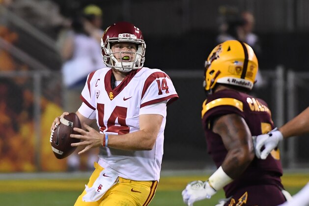TEMPE, AZ - OCTOBER 28:  Sam Darnold #14 of Southern California looks to throw the ball against Arizona State during the first half at Sun Devil Stadium on October 28, 2017 in Tempe, Arizona.  (Photo by Norm Hall/Getty Images)