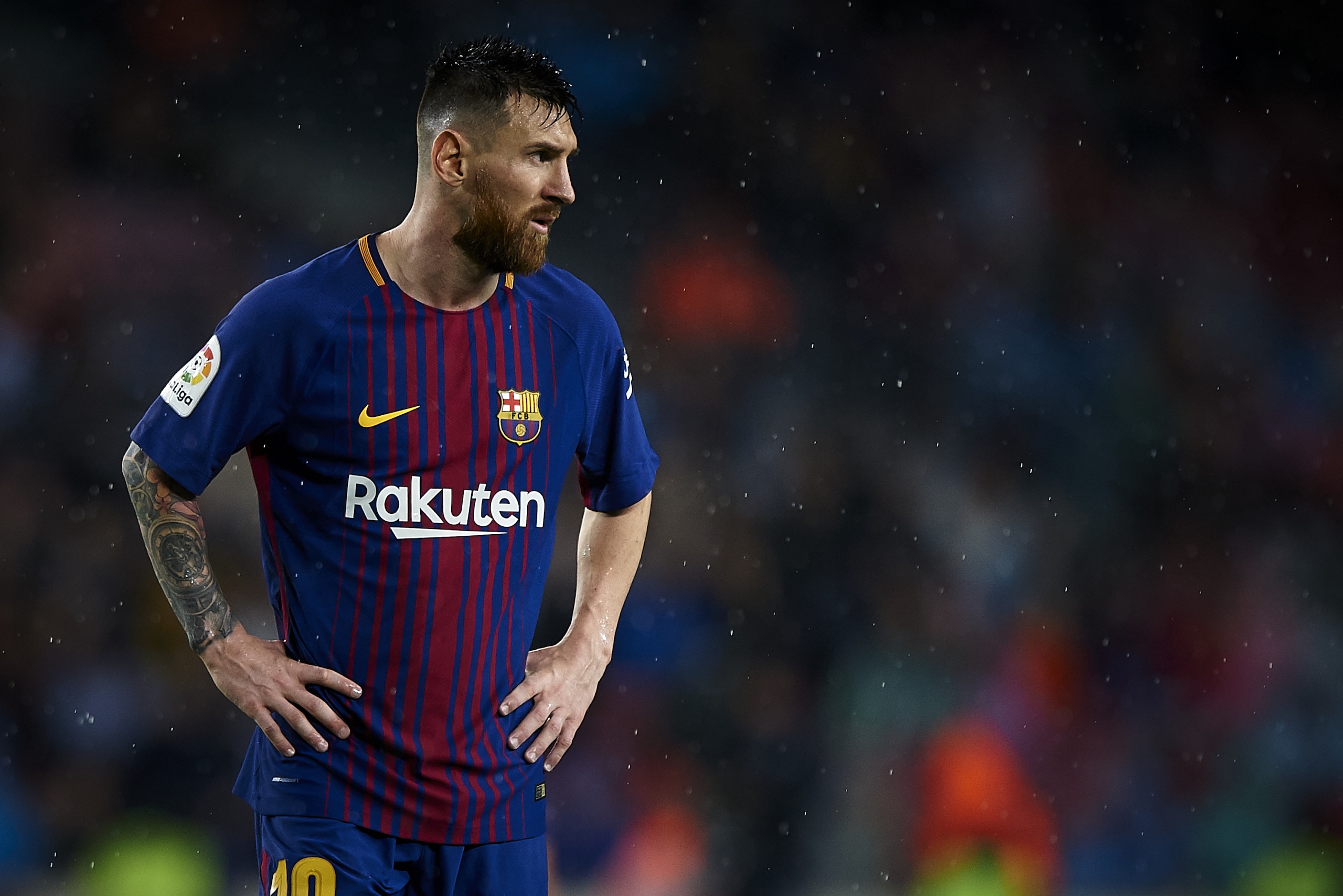 BARCELONA, SPAIN - NOVEMBER 04:  Lionel Messi of Barcelona looks on during the La Liga match between Barcelona and Sevilla at Camp Nou on November 4, 2017 in Barcelona, Spain.  (Photo by fotopress/Getty Images)