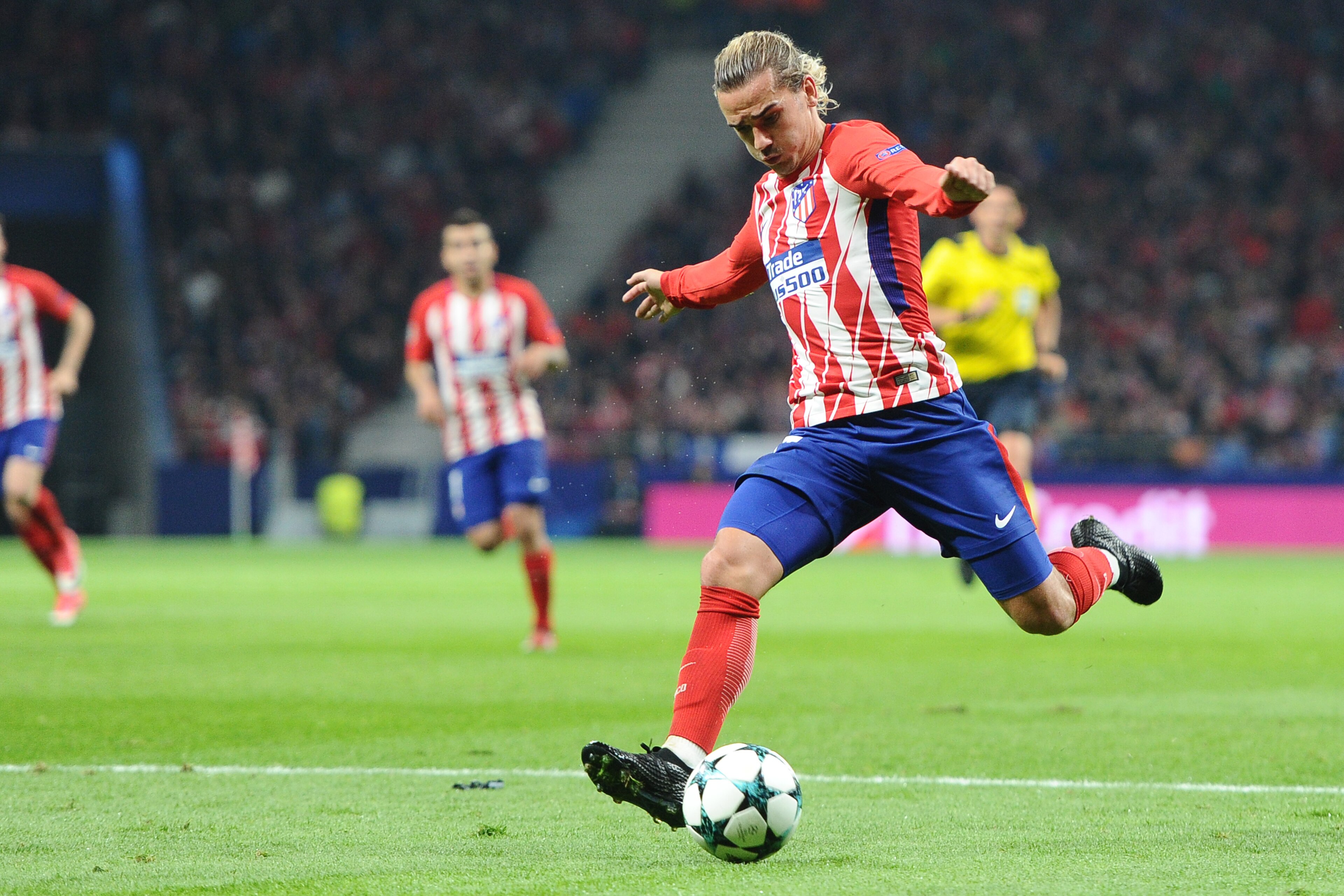 MADRID, SPAIN - OCTOBER 31: Antoine Griezmann, #7 of Atletico de Madrid during the UEFA Champions League group C match between Club Atletico de Madrid and  Qarabag FK  at Wanda Metropolitano on October 31, 2017 in Madrid, Spain. (Photo by Sonia Canada/Getty Images)
