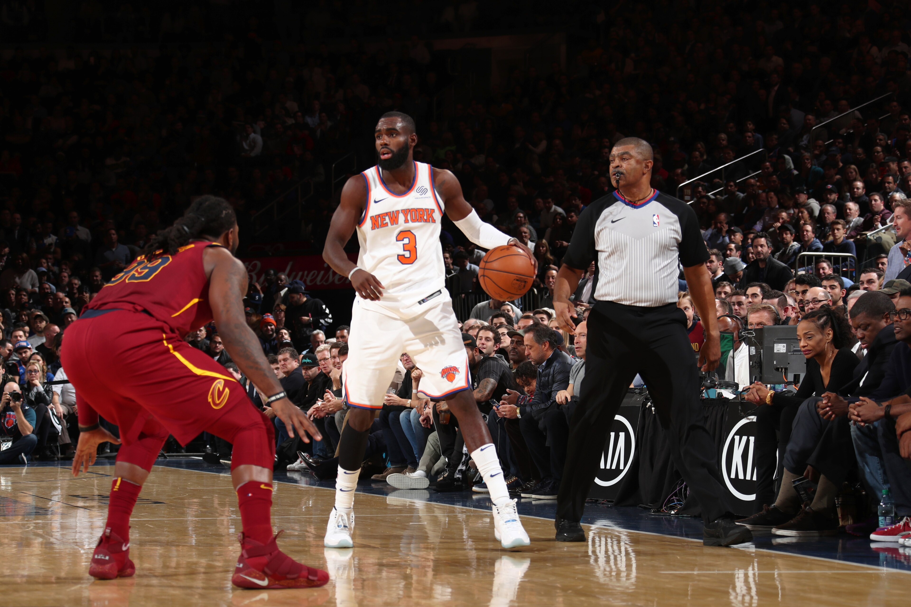 NEW YORK, NY - NOVEMBER 13:  Tim Hardaway Jr. #3 of the New York Knicks handles the ball against the Cleveland Cavaliers on November 13, 2017 at Madison Square Garden in New York City, New York. NOTE TO USER: User expressly acknowledges and agrees that, by downloading and or using this photograph, user is consenting to the terms and conditions of the Getty Images License Agreement. Mandatory Copyright Notice: Copyright 2017 NBAE (Photo by Nathaniel S. Butler/NBAE via Getty Images)