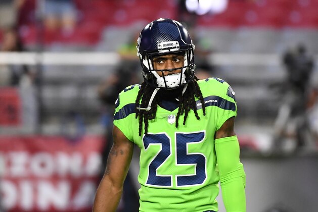 GLENDALE, AZ - NOVEMBER 09:  Richard Sherman #25 of the Seattle Seahawks prepares for a game against the Arizona Cardinals at University of Phoenix Stadium on November 9, 2017 in Glendale, Arizona.  (Photo by Norm Hall/Getty Images)