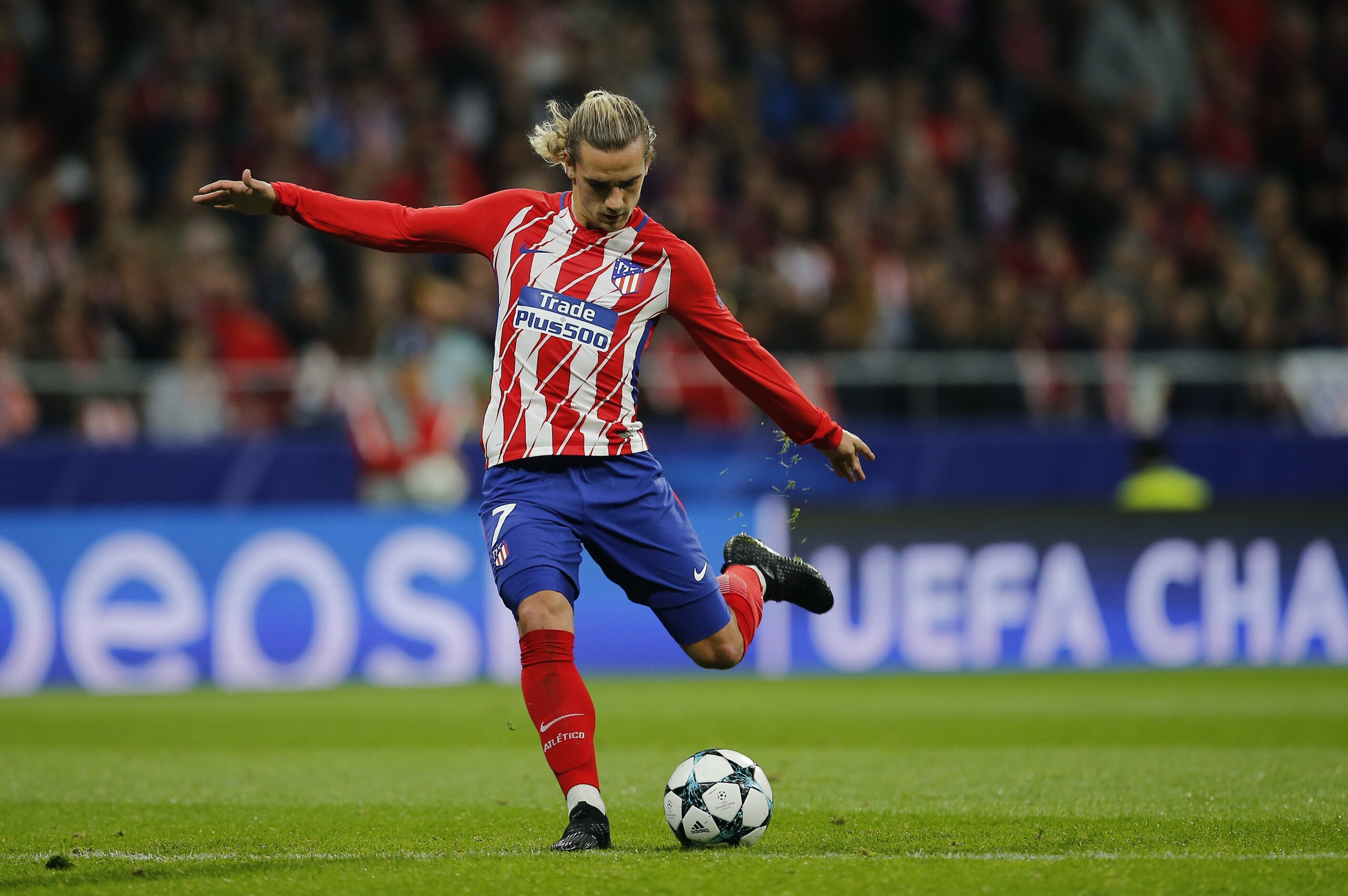 Atletico's Antoine Griezmann takes a free kick during a Group C Champions League soccer match between Atletico Madrid and Qarabag at the Metropolitano stadium in Madrid, Spain, Tuesday, Oct. 31, 2017. (AP Photo/Paul White)