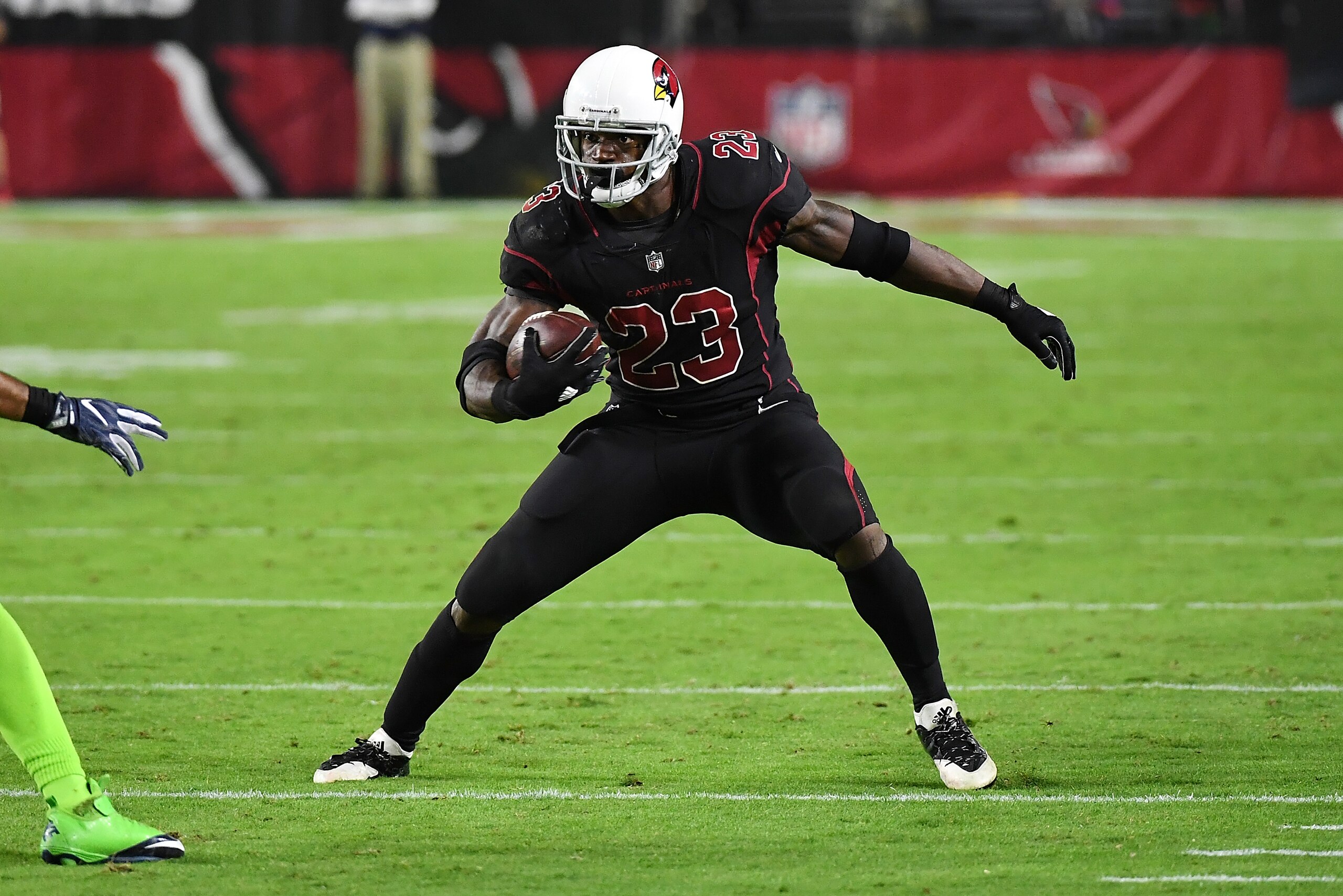 GLENDALE, AZ - NOVEMBER 09:  Adrian Peterson #23 of the Arizona Cardinals runs with the ball against the Seattle Seahawks at University of Phoenix Stadium on November 9, 2017 in Glendale, Arizona.  (Photo by Norm Hall/Getty Images)