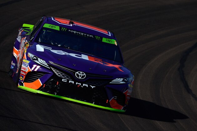 AVONDALE, AZ - NOVEMBER 12:  Denny Hamlin, driver of the #11 FedEx Ground Toyota, drives during the Monster Energy NASCAR Cup Series Can-Am 500 at Phoenix International Raceway on November 12, 2017 in Avondale, Arizona.  (Photo by Robert Laberge/Getty Images)