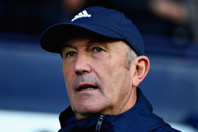 WEST BROMWICH, ENGLAND - OCTOBER 28: Tony Pulis, Manager of West Bromwich Albion looks on from the sideline during the Premier League match between West Bromwich Albion and Manchester City at The Hawthorns on October 28, 2017 in West Bromwich, England.  (Photo by Chris Brunskill Ltd/Getty Images)