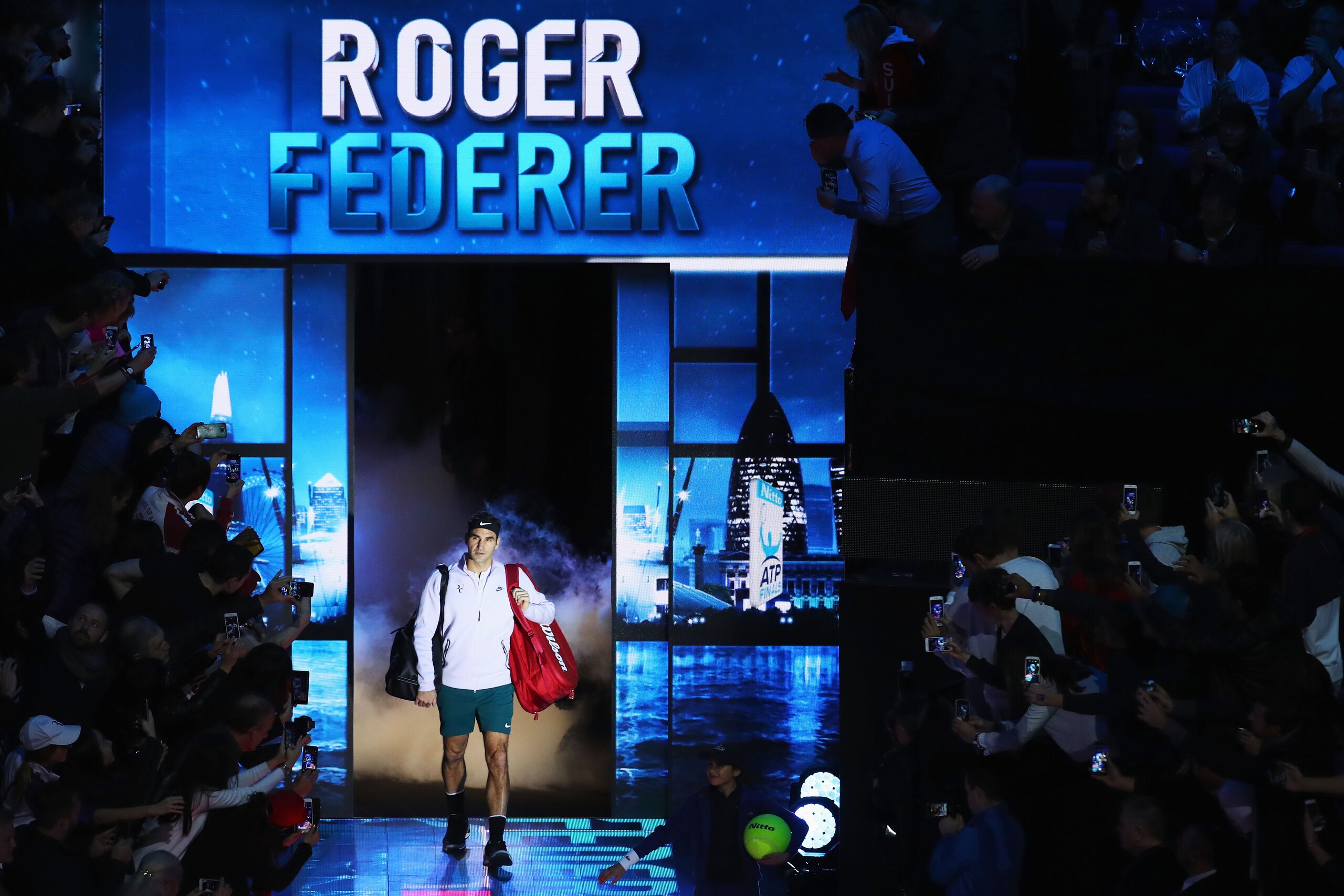 LONDON, ENGLAND - NOVEMBER 18:  Roger Federer of Switzerland walks out prior to the Singles Semi Final match against David Goffin of Belgium day seven of the Nitto ATP World Tour Finals at O2 Arena on November 18, 2017 in London, England.  (Photo by Clive Brunskill/Getty Images)