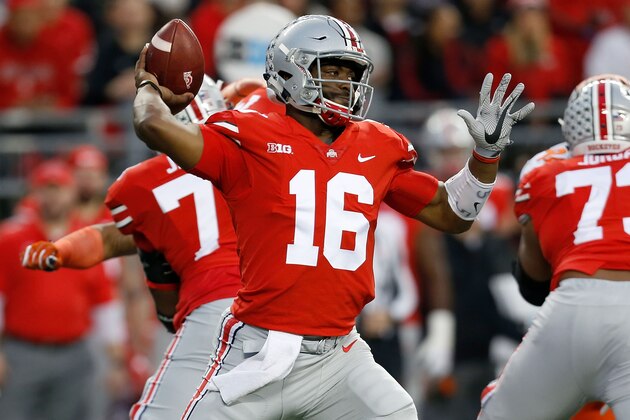 COLUMBUS, OH - NOVEMBER 18:  J.T. Barrett #16 of the Ohio State Buckeyes throws a pass during the first quarter of the game against the Illinois Fighting Illini on November 18, 2017 at Ohio Stadium in Columbus, Ohio. (Photo by Kirk Irwin/Getty Images)