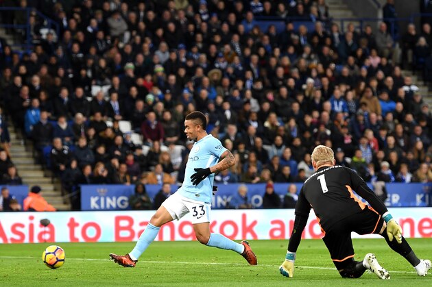 LEICESTER, ENGLAND - NOVEMBER 18:  Gabriel Jesus of Manchester City scores the opening goal during the Premier League match between Leicester City and Manchester City at The King Power Stadium on November 18, 2017 in Leicester, England.  (Photo by Michael Regan/Getty Images)