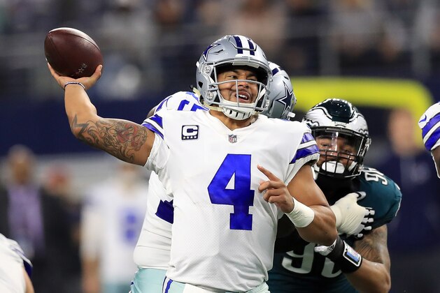 ARLINGTON, TX - NOVEMBER 19:  Dak Prescott #4 of the Dallas Cowboys throws against the Philadelphia Eagles in the second half at AT&T Stadium on November 19, 2017 in Arlington, Texas.  (Photo by Ronald Martinez/Getty Images)