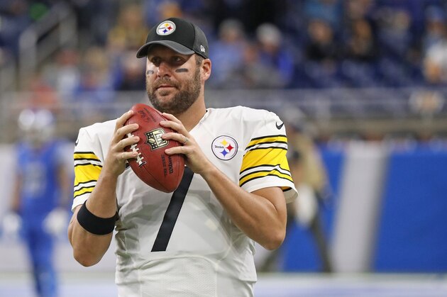 DETROIT, MI - OCTOBER 29: Ben Roethlisberger #7 of the Pittsburgh Steelers warms up prior to the start of the game against the Detroit Lions at Ford Field on October 29, 2017 in Detroit, Michigan. Pittsburgh Steelers defeated Detroit Lions 20-15. (Photo by Leon Halip/Getty Images)