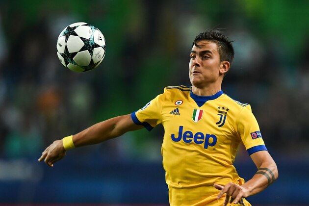 Juventus' Argentinian forward Paulo Dybala controls the ball during the Champions League, Group D, football match Sporting CP vs Juventus FC at Alvalade stadium in Lisbon on October 31, 2017.  / AFP PHOTO / PATRICIA DE MELO MOREIRA        (Photo credit should read PATRICIA DE MELO MOREIRA/AFP/Getty Images)