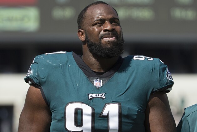 PHILADELPHIA, PA - SEPTEMBER 24: Fletcher Cox #91 of the Philadelphia Eagles walks to the locker room in the second quarter against the New York Giants at Lincoln Financial Field on September 24, 2017 in Philadelphia, Pennsylvania. The Eagles defeated the Giants 27-24. (Photo by Mitchell Leff/Getty Images)