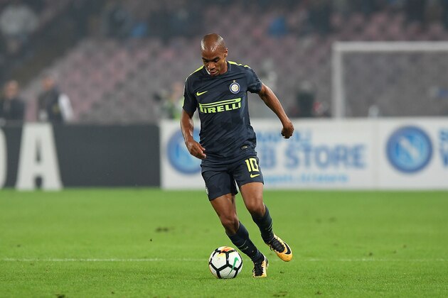 NAPLES, ITALY - OCTOBER 21:  Joao Mario of FC Internazionale in action during the Serie A match between SSC Napoli and FC Internazionale at Stadio San Paolo on October 21, 2017 in Naples, Italy.  (Photo by Francesco Pecoraro/Getty Images)