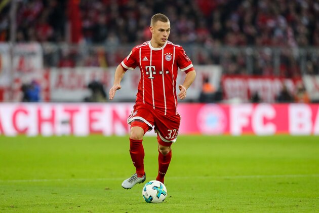 MUNICH, GERMANY - NOVEMBER 18: Joshua Kimmich of Bayern Muenchen controls the ball during the Bundesliga match between FC Bayern Muenchen and FC Augsburg at Allianz Arena on November 18, 2017 in Munich, Germany. (Photo by TF-Images/TF-Images via Getty Images)