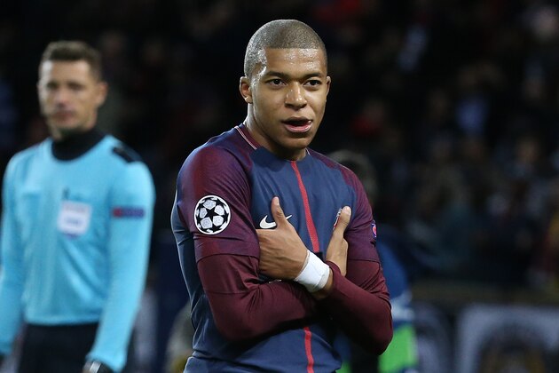 PARIS, FRANCE - NOVEMBER 22: Kylian Mbappe of PSG celebrates his goal during the UEFA Champions League group B match between Paris Saint-Germain (PSG) and Celtic FC at Parc des Princes on November 22, 2017 in Paris, France. (Photo by Jean Catuffe/Getty Images)