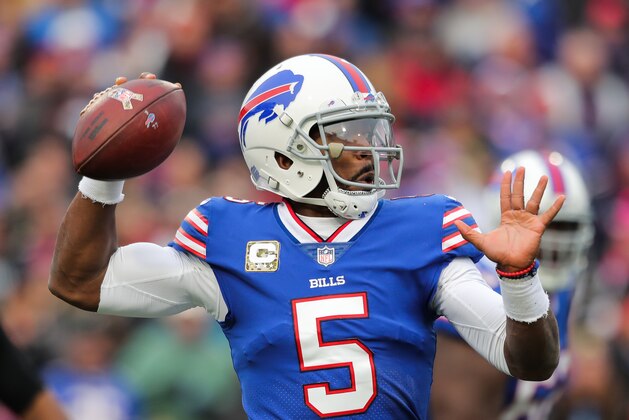 ORCHARD PARK, NY - NOVEMBER 12:  Tyrod Taylor #5 of the Buffalo Bills throws the ball during the third quarter agains the New Orleans Saints on November 12, 2017 at New Era Field in Orchard Park, New York.  (Photo by Brett Carlsen/Getty Images)