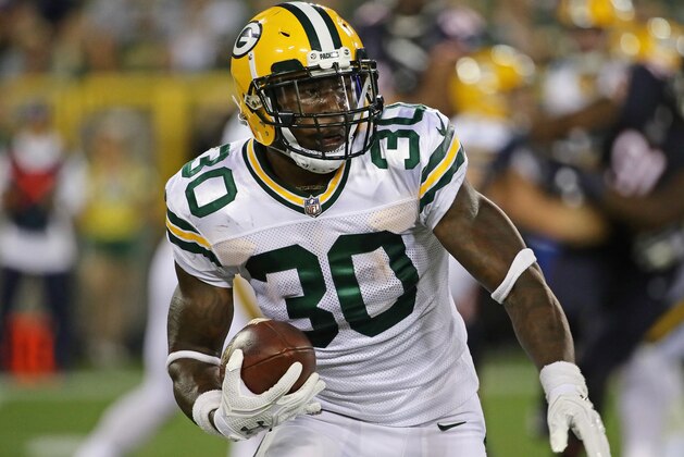 GREEN BAY, WI - SEPTEMBER 28:  Jamaal Williams #30 of the Green Bay Packers runs against the Chicago Bears at Lambeau Field on September 28, 2017 in Green Bay, Wisconsin. The Packers defeated the Bears 35-14.  (Photo by Jonathan Daniel/Getty Images)