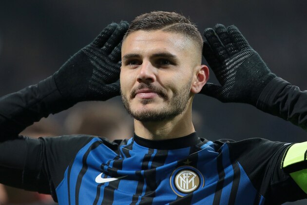MILAN, ITALY - NOVEMBER 19:  Mauro Emanuel Icardi of FC Internazionale Milano celebrates his second goal during the Serie A match between FC Internazionale and Atalanta BC at Stadio Giuseppe Meazza on November 19, 2017 in Milan, Italy.  (Photo by Emilio Andreoli/Getty Images)