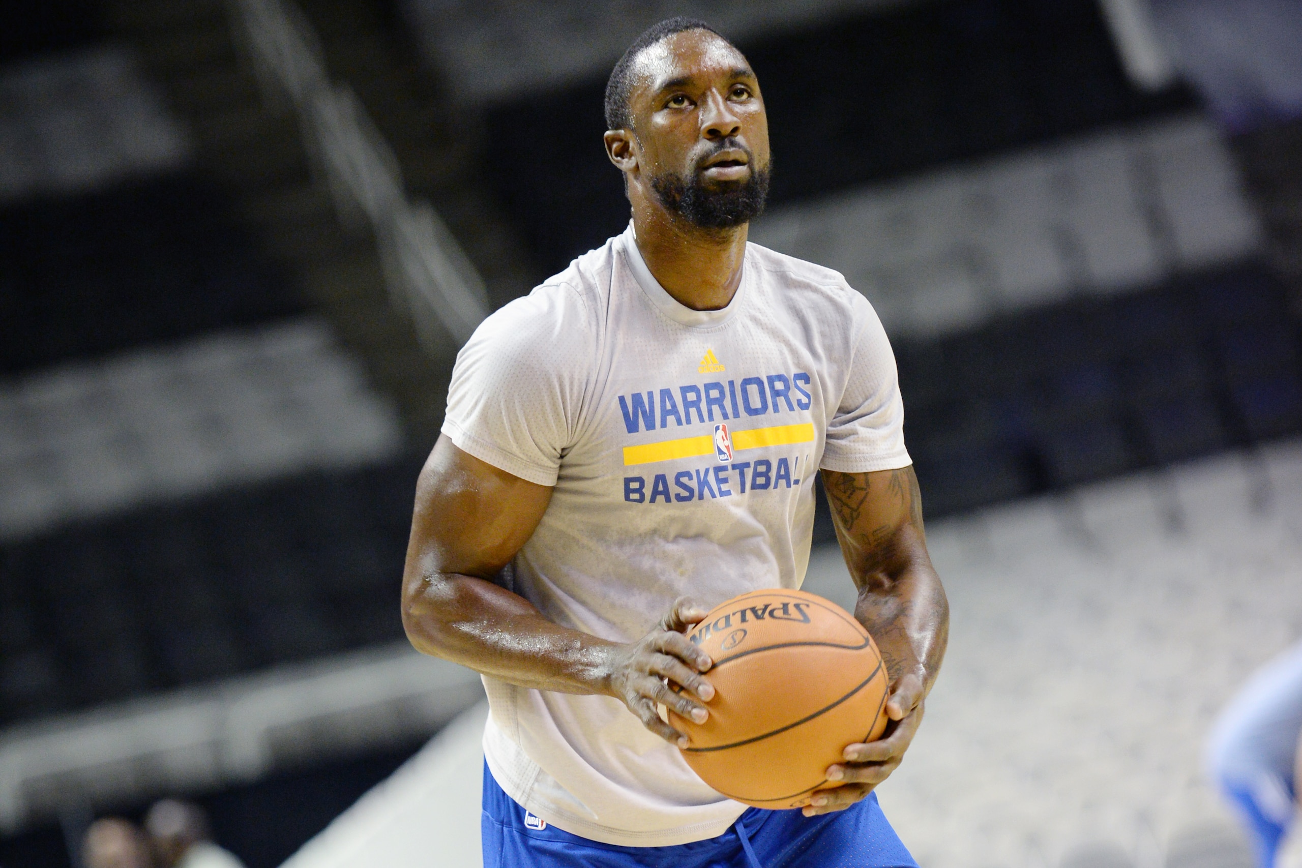 SAN JOSE, CA - OCTOBER 5: Ben Gordon #7 of the Golden State Warriors warms up before the preseason game against the Toronto Raptors on October 5, 2015 at SAP Center in San Jose, California. NOTE TO USER: User expressly acknowledges and agrees that, by downloading and or using this photograph, user is consenting to the terms and conditions of Getty Images License Agreement. Mandatory Copyright Notice: Copyright 2015 NBAE (Photo by Noah Graham/NBAE via Getty Images)