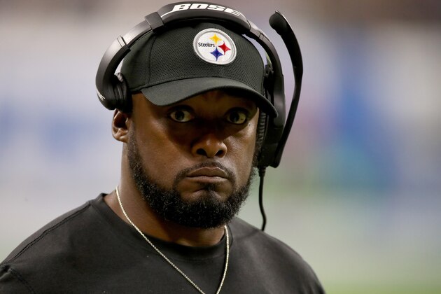 DETROIT, MI - OCTOBER 29: Head coach Mike Tomlin of the Pittsburgh Steelers watches his team against the Detroit Lions during the first half at Ford Field on October 29, 2017 in Detroit, Michigan. (Photo by Gregory Shamus/Getty Images)