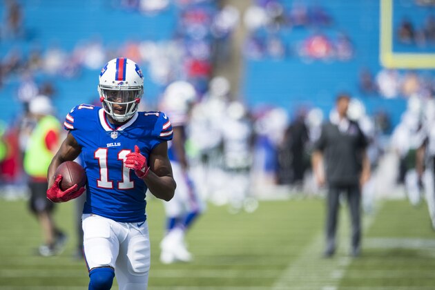 ORCHARD PARK, NY - SEPTEMBER 10:  Zay Jones #11 of the Buffalo Bills warms up before the game against the New York Jets on September 10, 2017 at New Era Field in Orchard Park, New York. Buffalo defeats New York 21-12.  (Photo by Brett Carlsen/Getty Images)