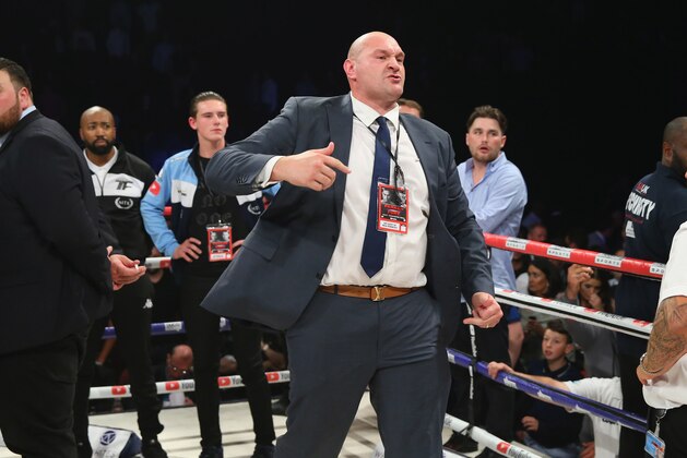 MANCHESTER, ENGLAND - SEPTEMBER 23:  Tyson Fury rants at a member of the British Boxing Board of Control after the WBO World Heavyweight Title fight between Joseph Parker and Hughie Fury at Manchester Arena on September 23, 2017 in Manchester, England.  (Photo by Alex Livesey/Getty Images)