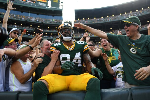 GREEN BAY, WI - SEPTEMBER 24:  Lance Kendricks #84 of the Green Bay Packers celebrates after catching a touchdown pass during the first quarter against the Cincinnati Bengals at Lambeau Field on September 24, 2017 in Green Bay, Wisconsin.  (Photo by Stacy Revere/Getty Images)