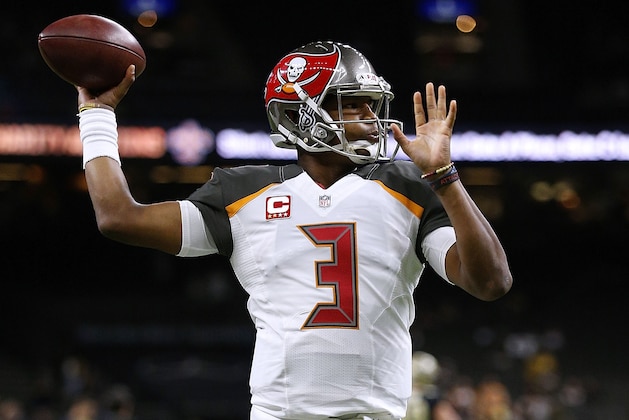 NEW ORLEANS, LA - NOVEMBER 05:  Jameis Winston #3 of the Tampa Bay Buccaneers warms up before a game against the New Orleans Saints at the Mercedes-Benz Superdome on November 5, 2017 in New Orleans, Louisiana.  (Photo by Jonathan Bachman/Getty Images)
