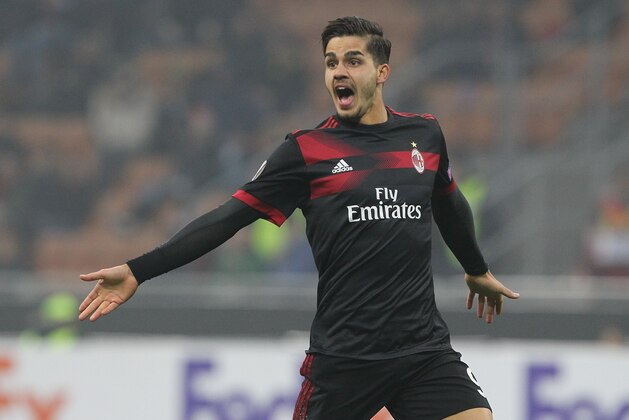 MILAN, ITALY - NOVEMBER 23:  Andre Silva of AC Milan reacts during the UEFA Europa League group D match between AC Milan and Austria Wien at Stadio Giuseppe Meazza on November 23, 2017 in Milan, Italy.  (Photo by Marco Luzzani/Getty Images)
