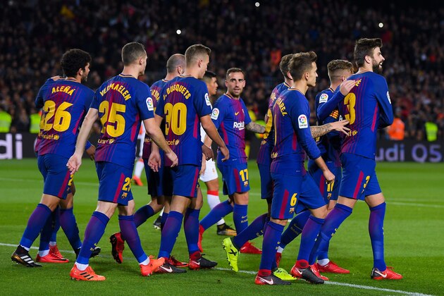 BARCELONA, SPAIN - NOVEMBER 29:  Gerard Pique of FC Barcelona (R) celebrates with his team mates after scoring his team's second goal during the Copa del Rey round of 32 second leg match between FC Barcelona and Real Murcia at Camp Nou on November 29, 2017 in Barcelona, Spain.  (Photo by David Ramos/Getty Images)