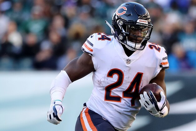 PHILADELPHIA, PA - NOVEMBER 26:  Jordan Howard #24 of the Chicago Bears carries the ball in the second half against the Philadelphia Eagles on November 26, 2017  at Lincoln Financial Field in Philadelphia, Pennsylvania.  (Photo by Elsa/Getty Images)