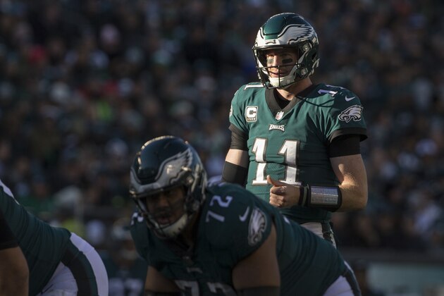 PHILADELPHIA, PA - NOVEMBER 26: Carson Wentz #11 of the Philadelphia Eagles looks on against the Chicago Bears at Lincoln Financial Field on November 26, 2017 in Philadelphia, Pennsylvania. (Photo by Mitchell Leff/Getty Images)