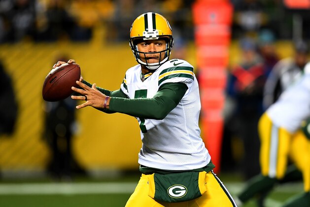 PITTSBURGH, PA - NOVEMBER 26: Brett Hundley #7 of the Green Bay Packers drops back to pass in the first half during the game against the Pittsburgh Steelers at Heinz Field on November 26, 2017 in Pittsburgh, Pennsylvania. (Photo by Joe Sargent/Getty Images)
