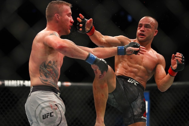 7DETROIT, MI - DECEMBER 02: Eddie Alvarez (R) battles  Justin Gaethje (L) during UFC 218 at Little Ceasars Arena on December 2, 2018 in Detroit, Michigan. (Photo by Gregory Shamus/Getty Images)