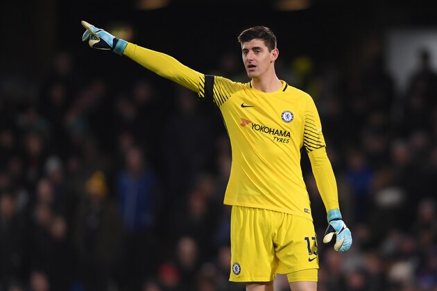 LONDON, ENGLAND - NOVEMBER 29:  Thibout Courtois of Chelsea shouts instructions during the Premier League match between Chelsea and Swansea City at Stamford Bridge on November 29, 2017 in London, England.  (Photo by Mike Hewitt/Getty Images)