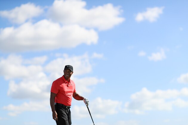 NASSAU, BAHAMAS - DECEMBER 03:  Tiger Woods of the United States warms up on the range prior to the final round of the Hero World Challenge at Albany, Bahamas on December 3, 2017 in Nassau, Bahamas.  (Photo by Mike Ehrmann/Getty Images)