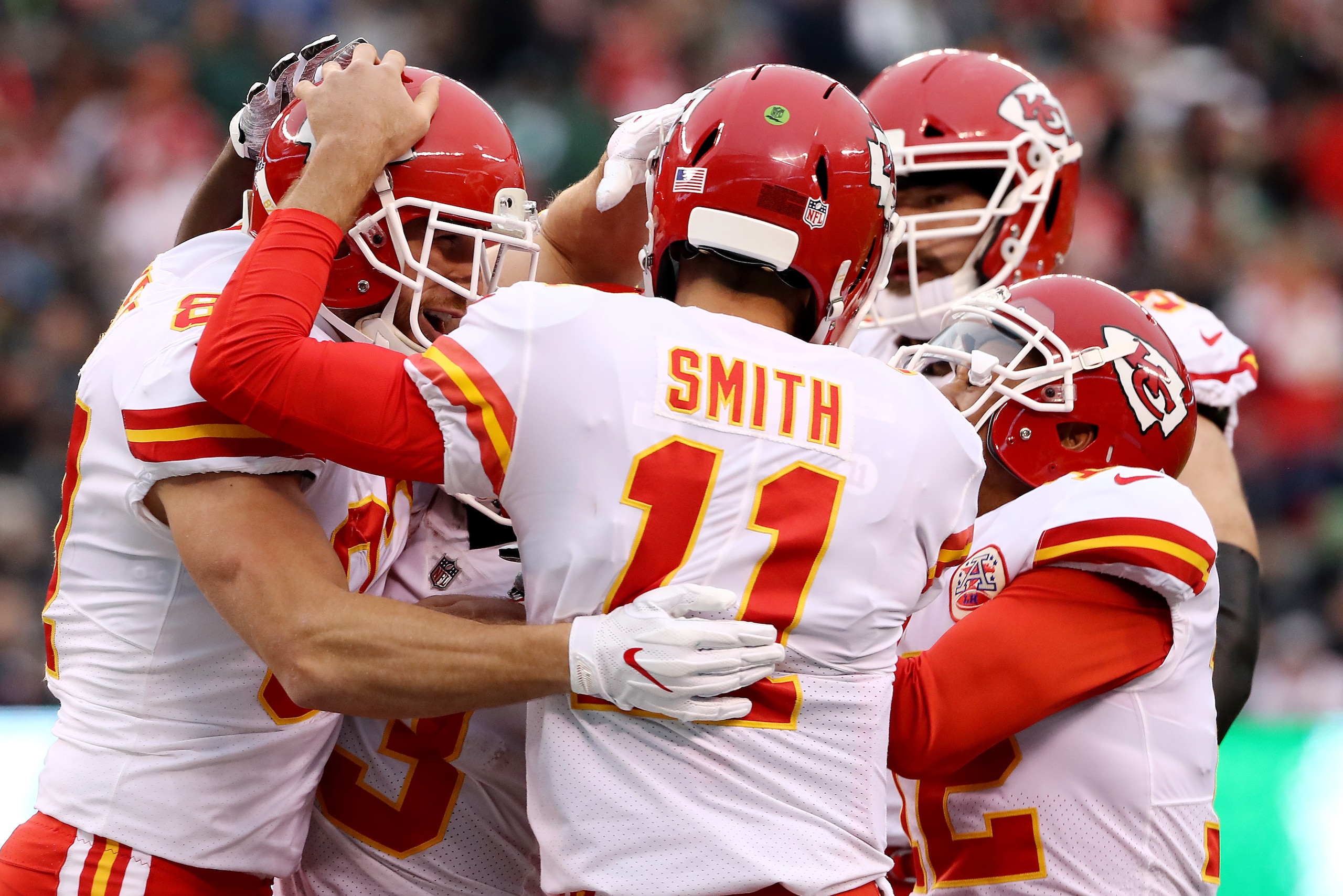EAST RUTHERFORD, NEW JERSEY - DECEMBER 03: Travis Kelce #87 of the Kansas City Chiefs celebrates his touchdown with teammate Alex Smith #11 in the first quarter against the New York Jets on December 03, 2017 at MetLife Stadium in East Rutherford, New Jersey. (Photo by Elsa/Getty Images) EAST RUTHERFORD, NEW JERSEY - DECEMBER 03: Travis Kelce #87 of the Kansas City Chiefs celebrates his touchdown with teammate Alex Smith #11 in the first quarter against the New York Jets on December 03, 2017 at MetLife Stadium in East Rutherford, New Jersey. (Photo by Elsa/Getty Images)