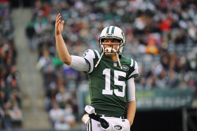 EAST RUTHERFORD, NJ - DECEMBER 03:  Josh McCown #15 of the New York Jetscelebreates after scoring a touchdown in the first quarter during their game at MetLife Stadium on December 3, 2017 in East Rutherford, New Jersey.  (Photo by Abbie Parr/Getty Images)