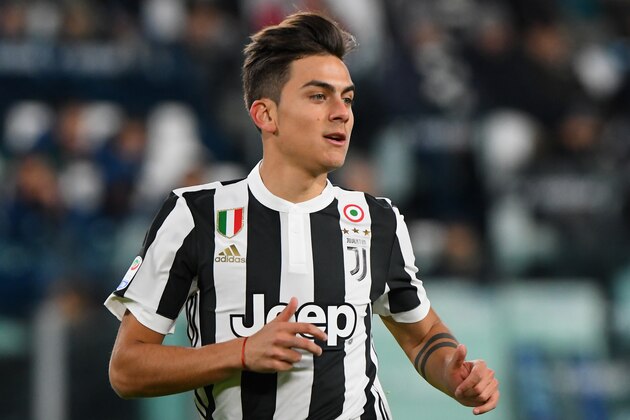 TURIN, ITALY - NOVEMBER 26:  Paulo Exequiel Dybala of Juventus looks on during the Serie A match between Juventus and FC Crotone at Allianz Stadium on November 26, 2017 in Turin, Italy.  (Photo by Alessandro Sabattini/Getty Images)