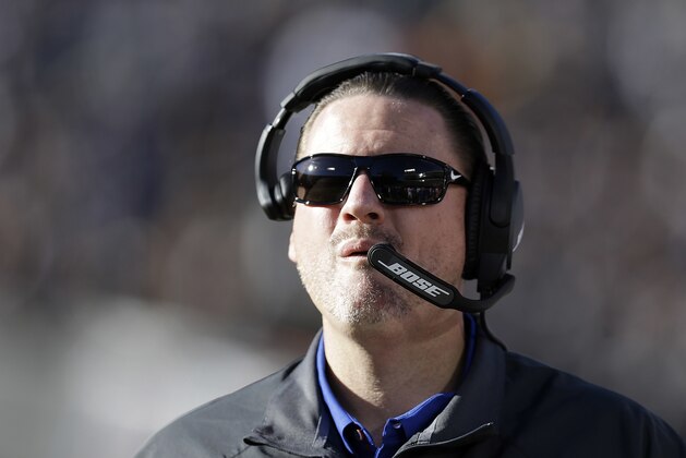 New York Giants head coach Ben McAdoo during the first half of an NFL football game against the Oakland Raiders in Oakland, Calif., Sunday, Dec. 3, 2017. (AP Photo/Ben Margot)