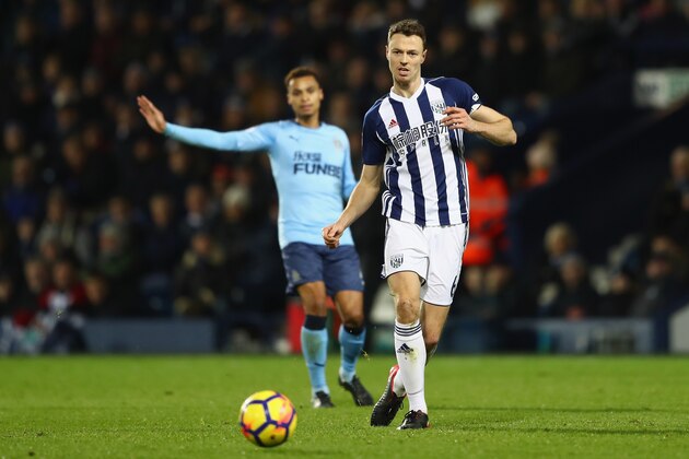 WEST BROMWICH, ENGLAND - NOVEMBER 28:  Jonny Evans of West Bromwich Albion during the Premier League match between West Bromwich Albion and Newcastle United at The Hawthorns on November 28, 2017 in West Bromwich, England.  (Photo by Michael Steele/Getty Images)