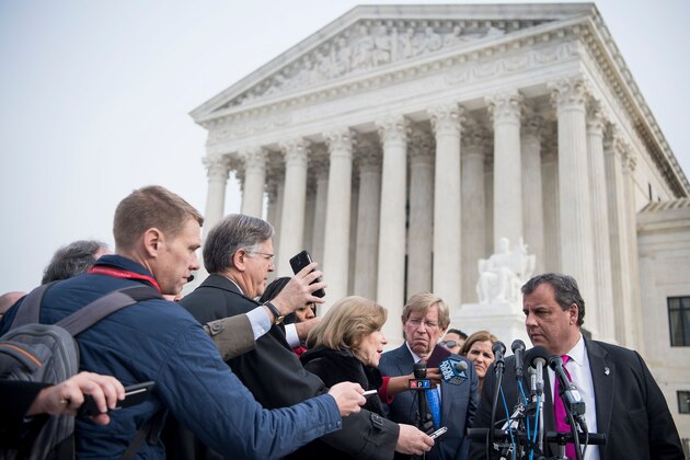 New Jersey Governor Chris Christie adresses the press outside US Supreme Court on December 4, 2017 in Washington, DC after the US Supreme Court heard arguments in a case on allowing gamblers at casinos and racetracks in New Jersey to bet on sporting events. / AFP PHOTO / Brendan Smialowski        (Photo credit should read BRENDAN SMIALOWSKI/AFP/Getty Images)