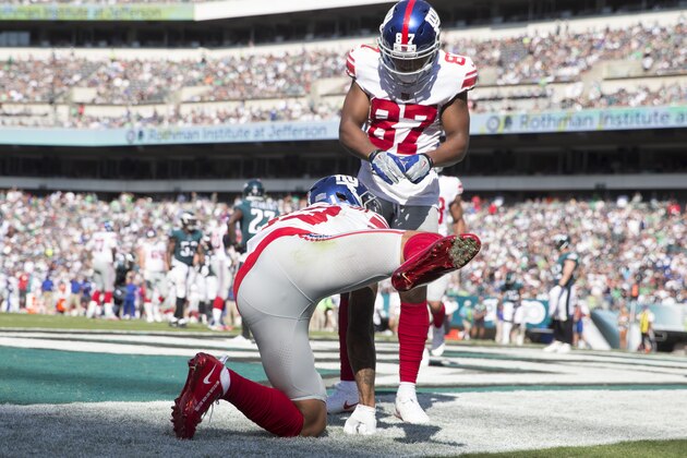 PHILADELPHIA, PA - SEPTEMBER 24: Odell Beckham #13 of the New York Giants celebrates with Sterling Shepard #87 after scoring a touchdown in the fourth quarter against the Philadelphia Eagles at Lincoln Financial Field on September 24, 2017 in Philadelphia, Pennsylvania. The Eagles defeated the Giants 27-24. (Photo by Mitchell Leff/Getty Images)