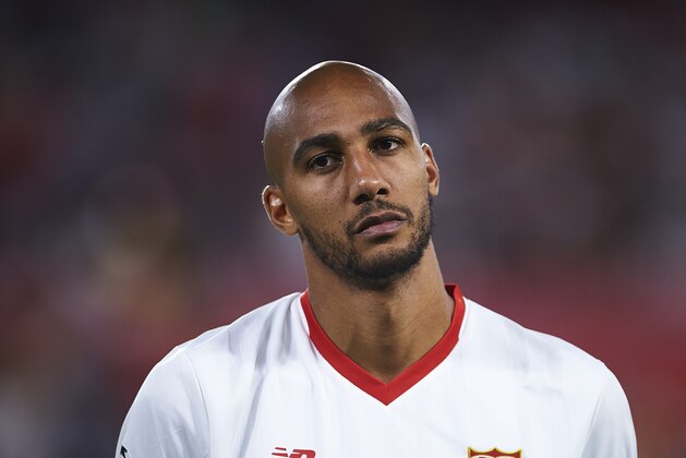 SEVILLE, SPAIN - SEPTEMBER 26:  Steven N'Zonzi of Sevilla FC looks on during the UEFA Champions League match between Sevilla FC and NK Maribor at Estadio Ramon Sanchez Pizjuan on September 26, 2017 in Seville, Spain.  (Photo by Aitor Alcalde/Getty Images)