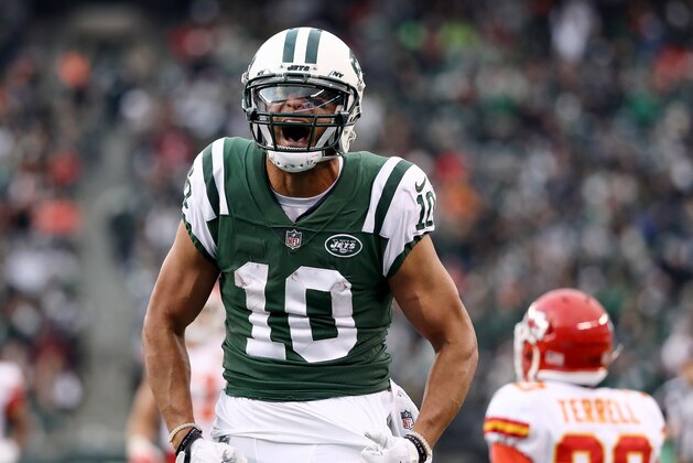 EAST RUTHERFORD, NEW JERSEY - DECEMBER 03:  Jermaine Kearse #10 of the New York Jets celebrates his first down as Steven Terrell #30 of the Kansas City Chiefs reacts in the fourth quarter on December 03, 2017 at MetLife Stadium in East Rutherford, New Jersey.The New York Jets defeated the Kansas City Chiefs  38-31. (Photo by Elsa/Getty Images)