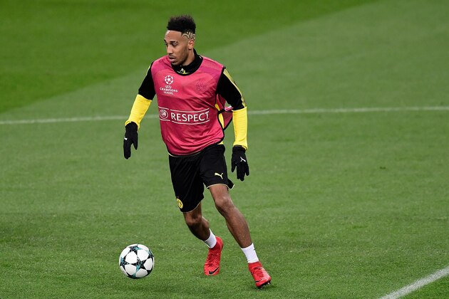 Dortmund's Gabonese forward Pierre-Emerick Aubameyang takes part in a training session at the Santiago Bernabeu Stadium in Madrid on December 5, 2017 on the eve of the UEFA Champions League group H football match between Real Madrid and Borussia Dortmund. / AFP PHOTO / JAVIER SORIANO        (Photo credit should read JAVIER SORIANO/AFP/Getty Images)